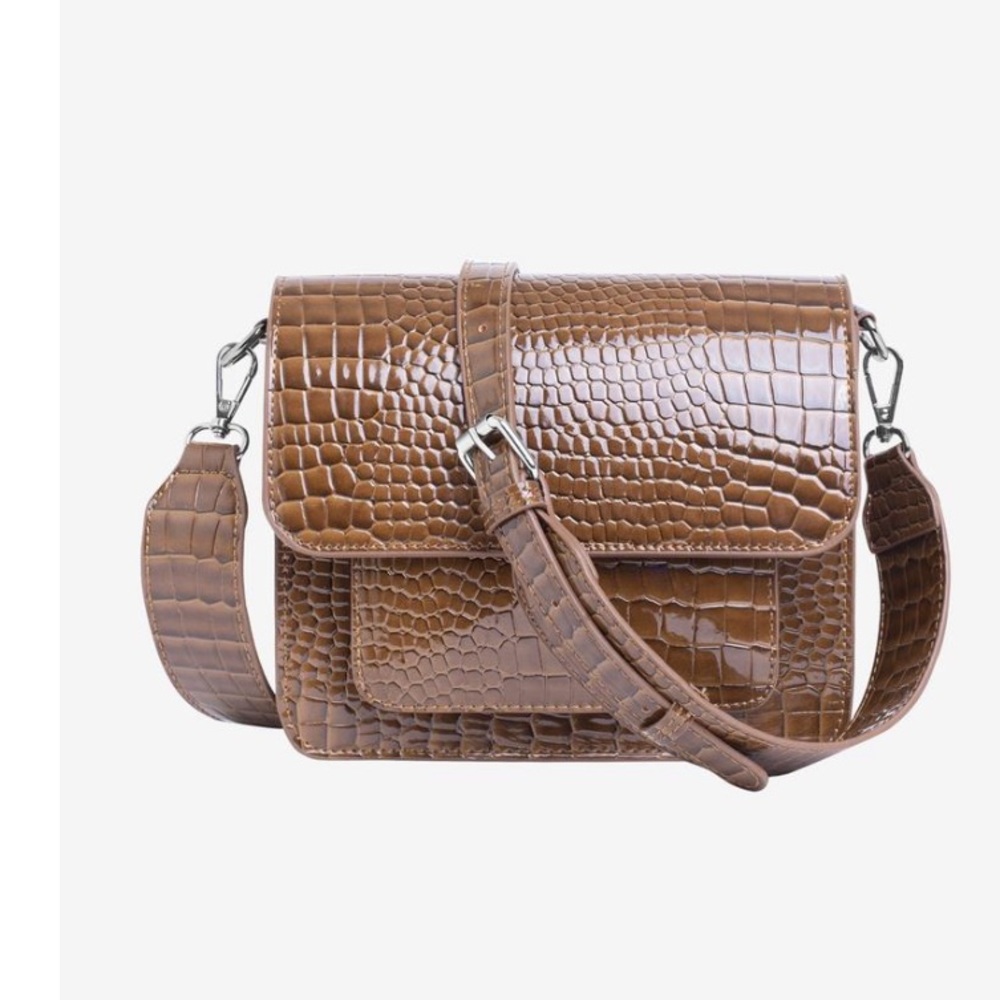 NWT HVISK Cayman pocket bag & bag strap
